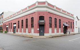 Windows On Pakenham-Hip Art Space In The West End